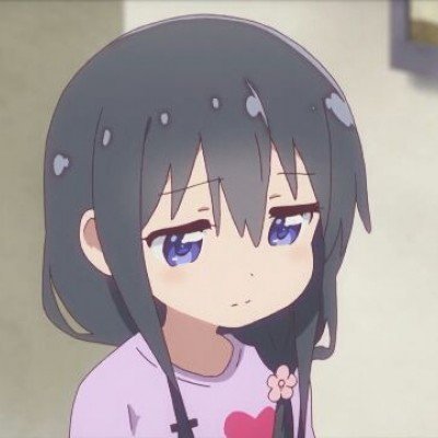 印度男子头插砍刀淡定玩手机